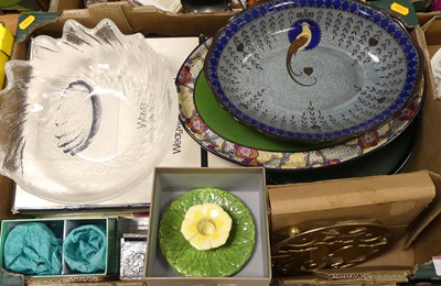 Lot 637 - Miscellaneous glass and ceramics to include a...