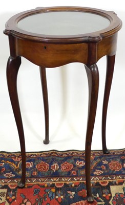 Lot 1221 - An early 20th century mahogany circular...