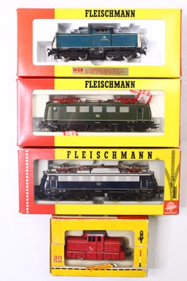 Lot 795 - A collection of HO gauge Fleischmann diesel...