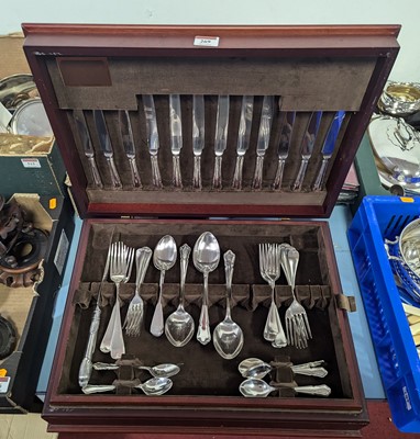 Lot 269 - A collection of silver plated flatware,...