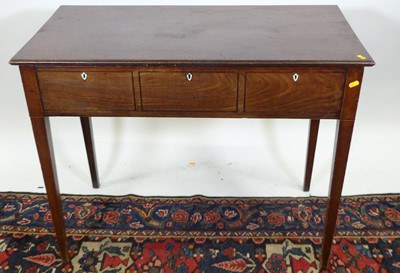 Lot 1275 - A Regency mahogany hinge top side table, with...