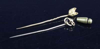 Lot 436 - An 18ct gold tie-pin fashioned as a fox mask,...