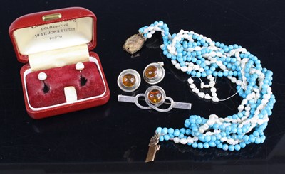 Lot 449 - Mixed lot to include a pair of cultured pearl...