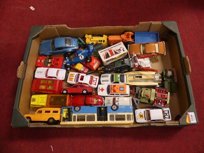 Lot 1540 - A tray containing loose and playworn diecast...