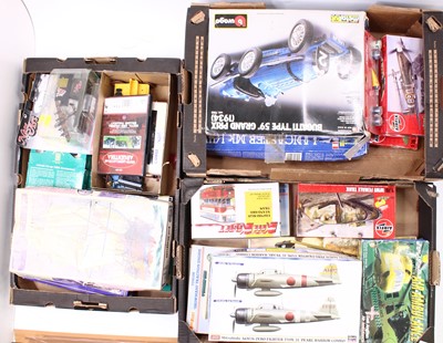 Lot 1814 - Three trays of plastic kits and modern issue...