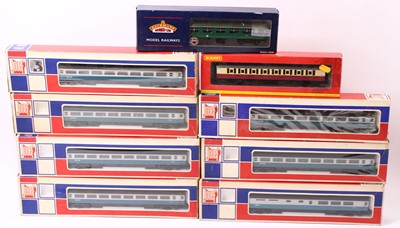 Lot 396 - One tray of 00 gauge coaches to include seven...