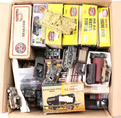 Lot 1810 - One box of Airfix plastic kits, of 00 gauge...