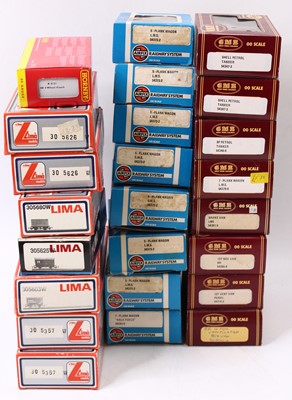 Lot 429 - Approx 24 x 00 gauge wagons, by Lima, Airfix...