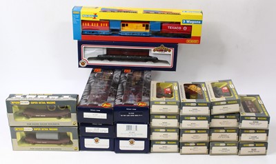 Lot 408 - Approx 36 x 00 gauge wagons by Bachmann, Wrenn,...