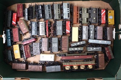 Lot 419 - One tray of 00 gauge unboxed wagons, including...