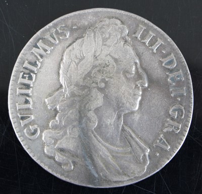 Lot 3428 - England, 1695 crown, William III first...