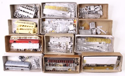 Lot 1769 - 12 1:76 scale white metal and resin kits for...