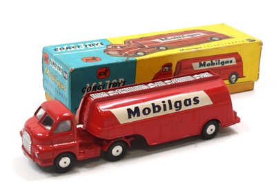 Lot 1484 - Corgi Major Toys No. 1110 Bedford S Type...