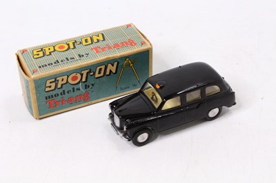 Lot 1579 - Triang Spot-On 155 Austin FX4 "Taxi" - black...