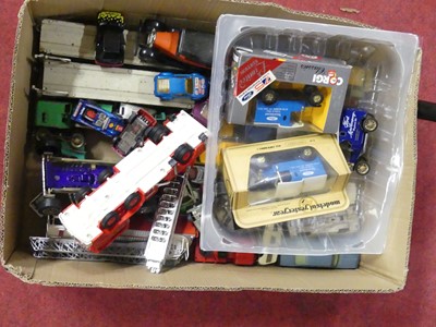 Lot 1607 - A Tray containing loose and playworn diecast...