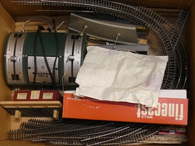 Lot 696 - A box containing 00 gauge related track and...