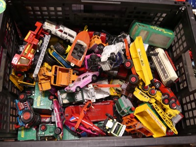 Lot 1582 - A box of loose and playworn Matchbox diecast...