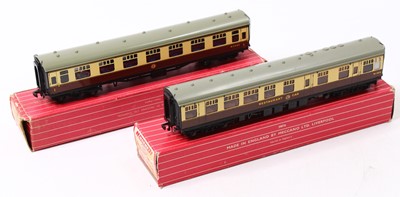 Lot 626 - Two Hornby Dublo BR(W) super detail coaches to...