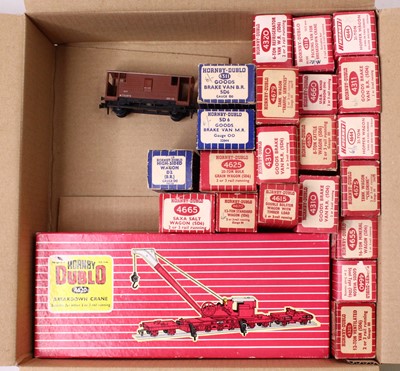 Lot 636 - 23 Hornby Dublo wagons, including a gloss...