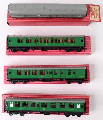 Lot 623 - Four Hornby Dublo Southern green mainline...