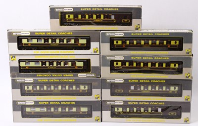 Lot 564 - Nine Wrenn Pullman coaches, in near-mint...