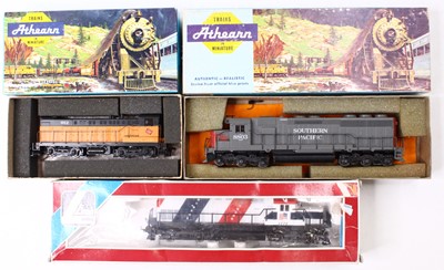 Lot 822 - Three USA HO gauge diesel locomotives,...