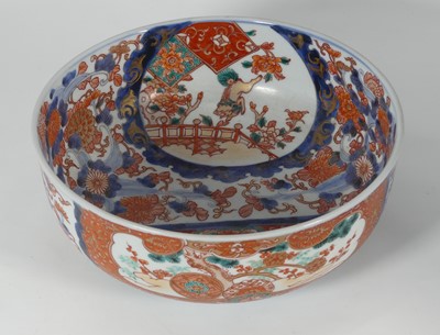 Lot 205 - A Japanese Imari porcelain table bowl, dia. 25cm