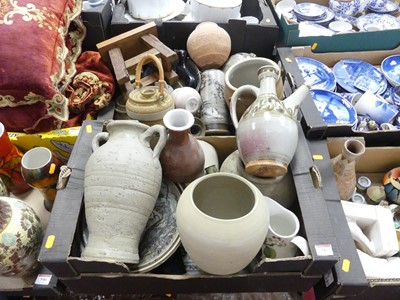 Lot 545 - A collection of ceramics, to include studio...