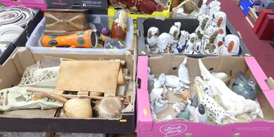 Lot 538 - A large collection of ceramics and other items,...