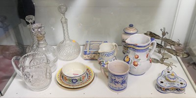 Lot 227 - A collection of ceramics and glassware to...