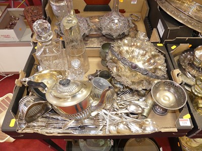 Lot 229 - A collection of sliver plated wares to include...