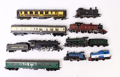 Lot 378 - Six unboxed 00 gauge locomotives from various...