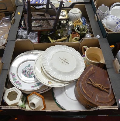 Lot 479 - A collection of ceramics and miscellaneous...