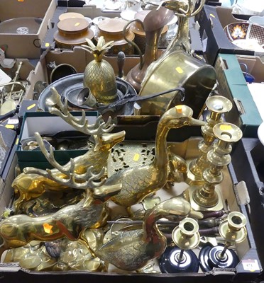 Lot 471 - A collection of metalware, to include antique...