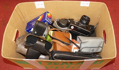 Lot 494 - A collection of cameras, to include Halena and...