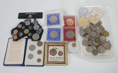 Lot 359 - A collection of British and world coinage, to...