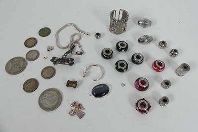 Lot 361 - Miscellaneous items to include British silver...