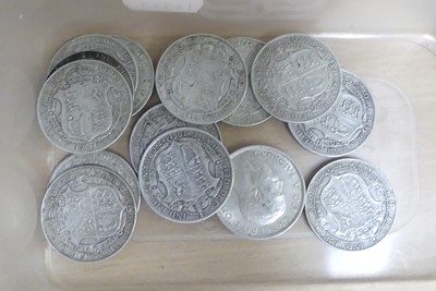 Lot 377 - A collection of silver George V half crowns