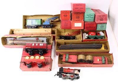 Lot 160 - 18 Hornby 0 gauge wagons, all boxed in...