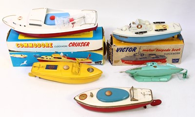 Lot 1984 - Sutcliffe boat group of 2 boxed and 3 loose...