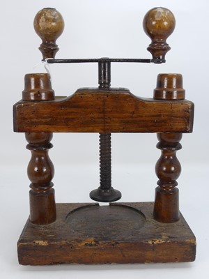 Lot 423 - A 19th century wooden fruit press