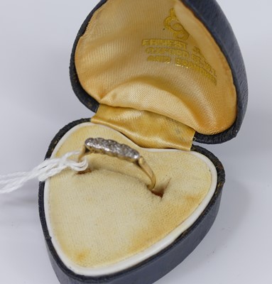 Lot 283 - An 18ct gold and platinum diamond point...