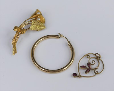 Lot 331 - A modern 18ct two-colour gold and seed pearl...