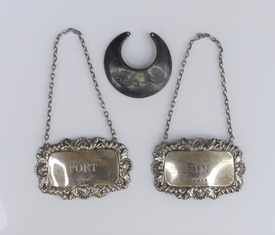 Lot 333 - A pair of Victorian style silver decanter...