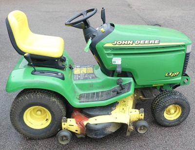 Lot 1002 - A John Deere LX277 petrol driven tractor mower...