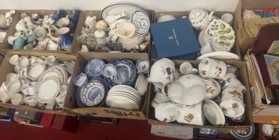 Lot 517 - A large collection of ceramics, to include...