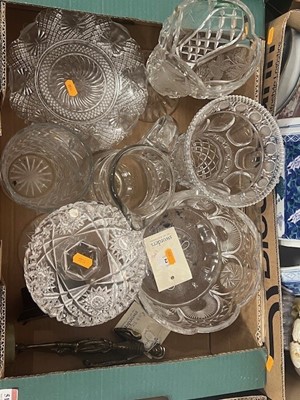 Lot 519 - A collection of glassware, to include a ribbed...