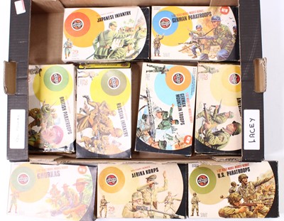 Lot 1821 - Airfix 1/32 Scale group of 9 boxed various...