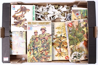 Lot 1818 - Airfix 1/32 Scale group of 8 empty boxes for...