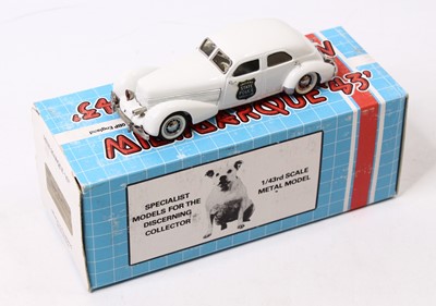 Lot 1715 - Mini Marque "43" 1936 Cord 810 Westchester...